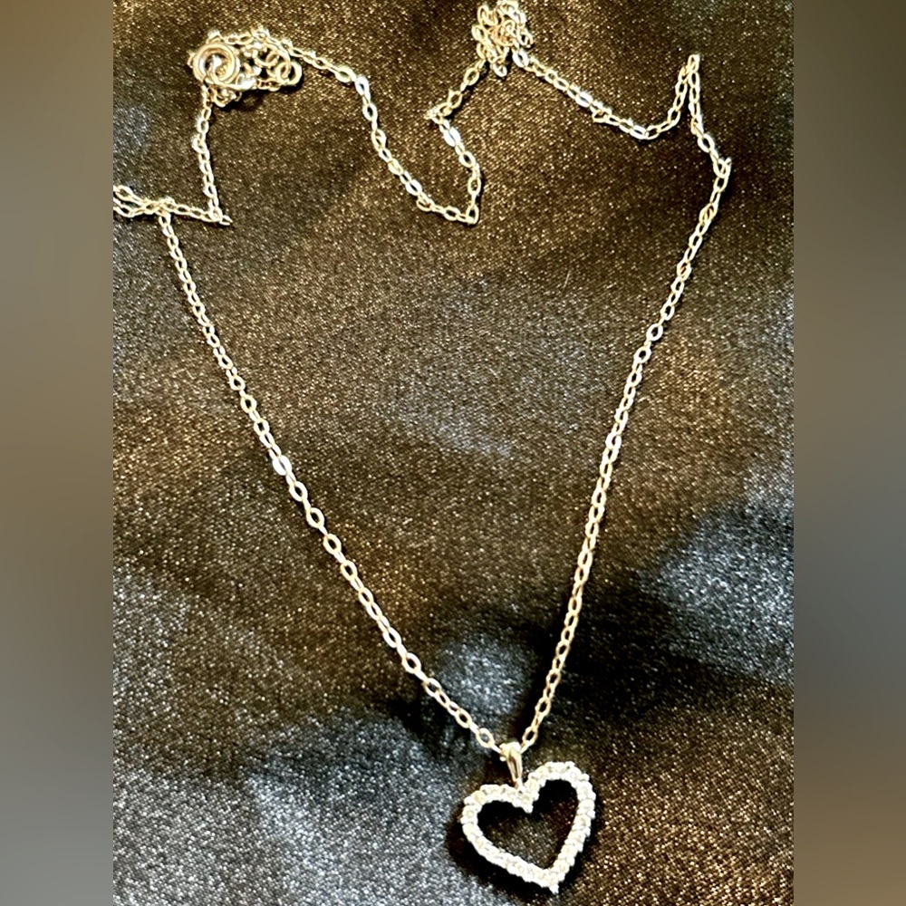 Vintage 14k diamond heart pendant with chain